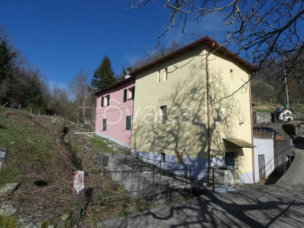 Casa Indipendente in vendita a Varese Ligure località Caranza