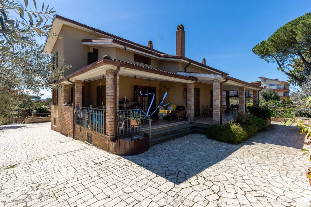 Villa in vendita a Roma via Bartolomeo Zorzi