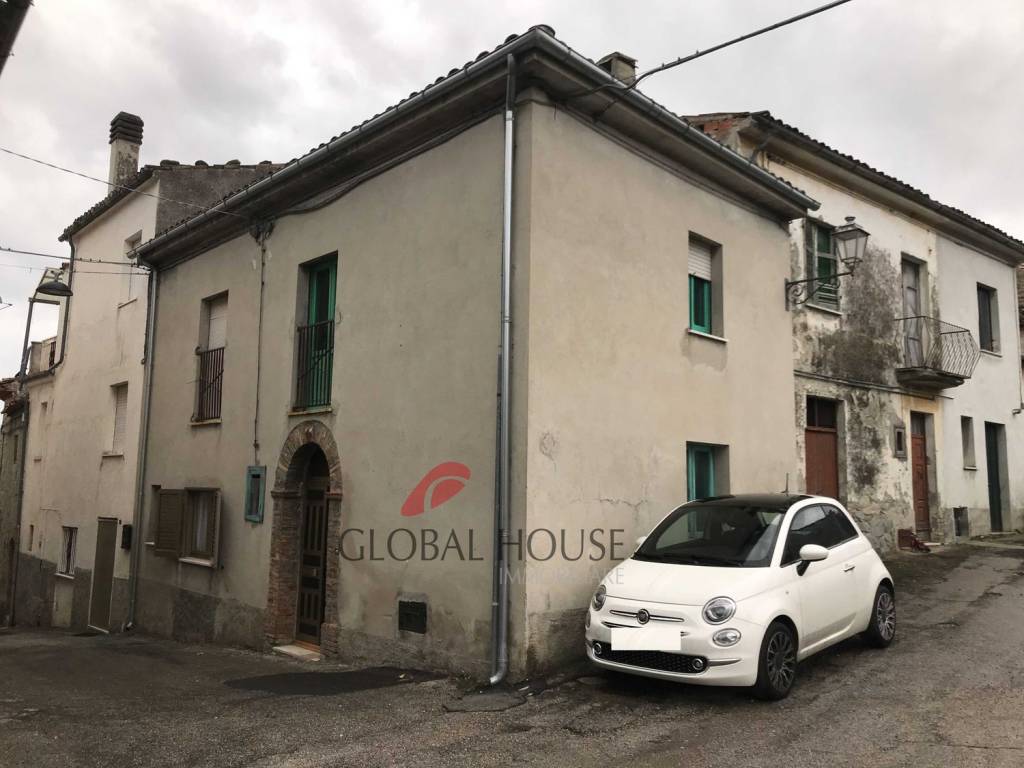 Villa in vendita a Torricella Sicura frazione Santo Stefano s.n.c