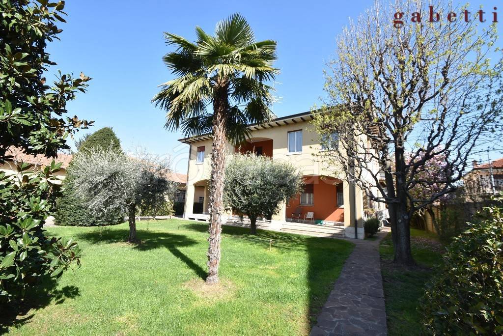 Villa in vendita a Corbetta via Verdi , 141