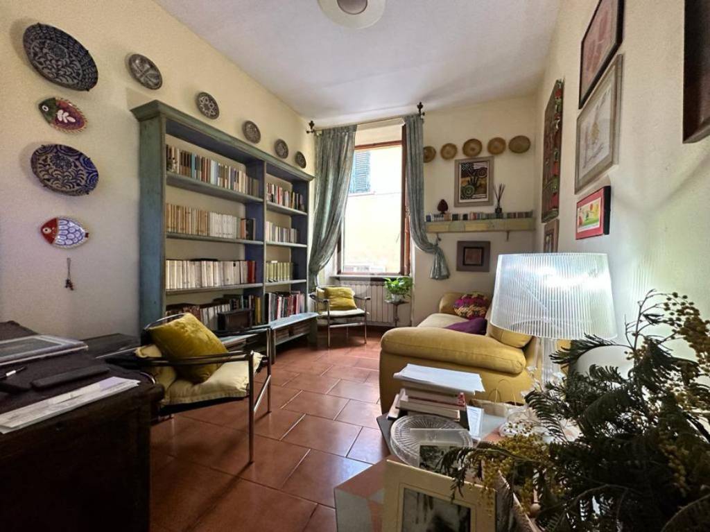 Appartamento in vendita a Sarzana via Mascardi, 29