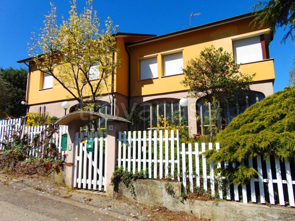 Villa in vendita a Montebello della Battaglia via Privata q. Gavina