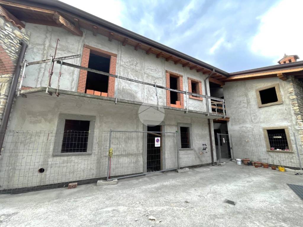 Casa Indipendente in vendita a Trescore Balneario via c. Brembati, 27