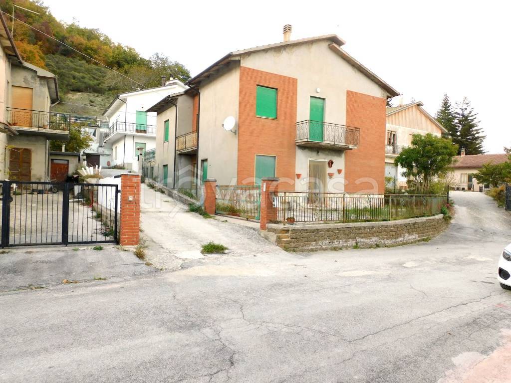 Villa in vendita a Cessapalombo frazione Monastero