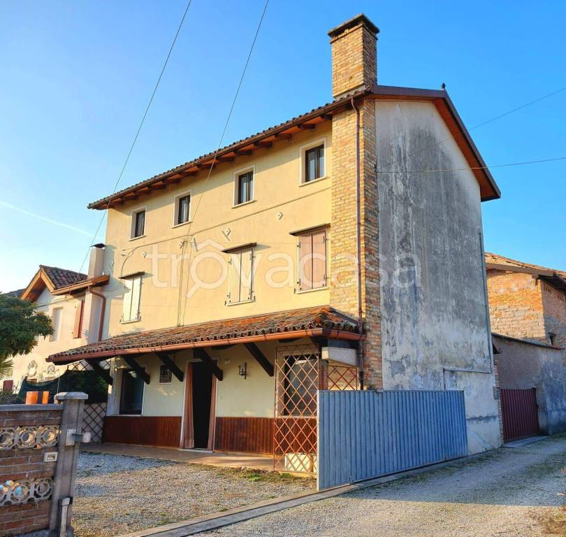 Villa in in vendita da privato a Rivignano Teor via Giovanni Lucca, 14