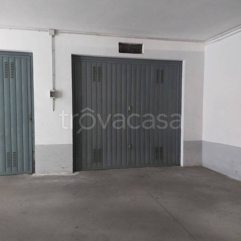 Garage in vendita a Beinasco via Gaetano Donizetti, 10