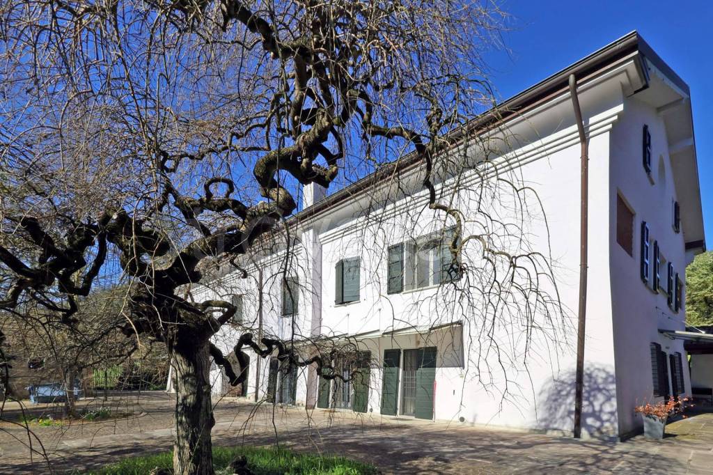 Villa a Schiera in vendita ad Albinea via Luca Da Reggio