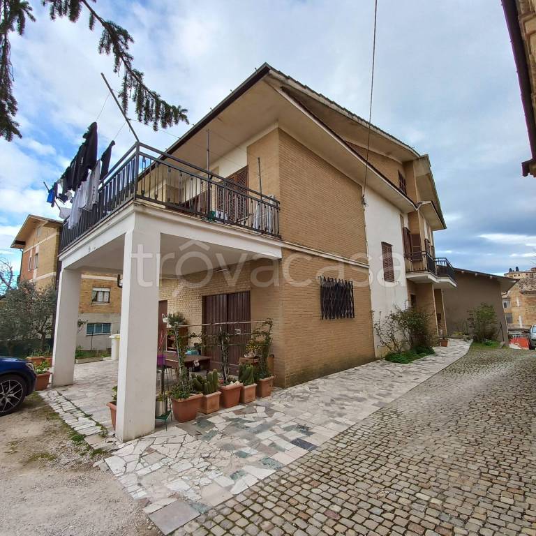 Casa Indipendente in vendita a Monte Vidon Corrado contrada san pietro