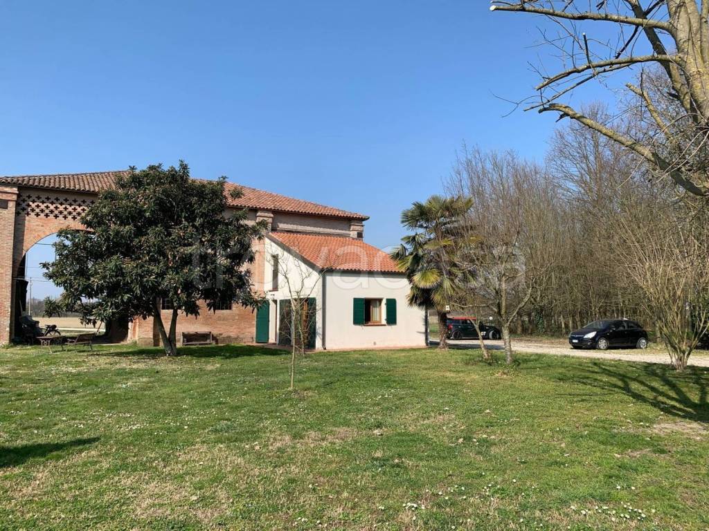 Villa in vendita a Ferrara via della Canapa