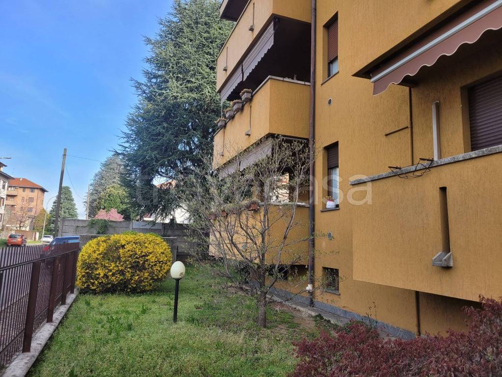 Appartamento in vendita a Parabiago via Eugenio Villoresi, 25