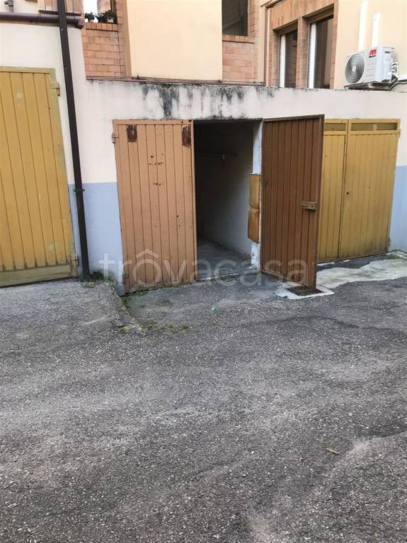Garage in vendita a Parma viale piacenza, 60
