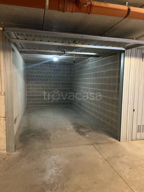 Garage in vendita ad Asti corso Ivrea, 14/f