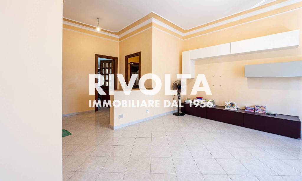 Appartamento in vendita a Roma via Pompeo Molmenti