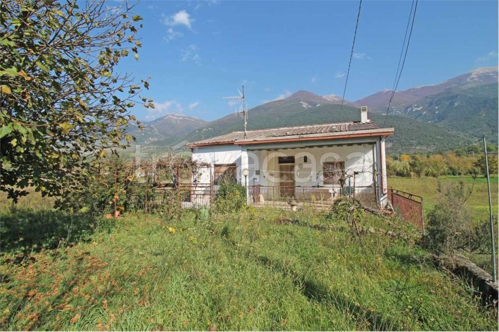 Villa in vendita a Balsorano via Sant'Angelo