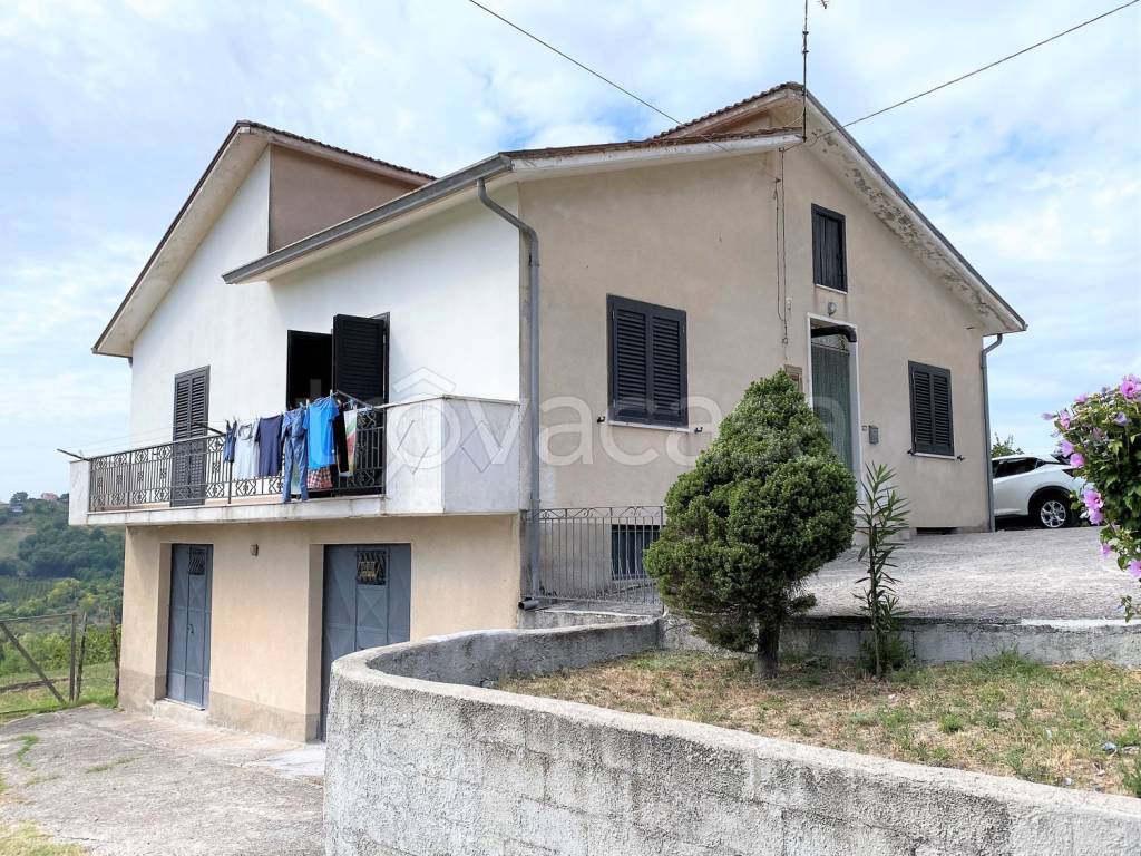 Villa in vendita a Castelfranci braudiano s.n.c
