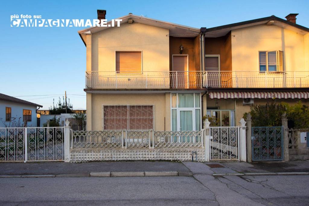 Villa Bifamiliare in vendita a Codigoro via 4 Novembre, 56