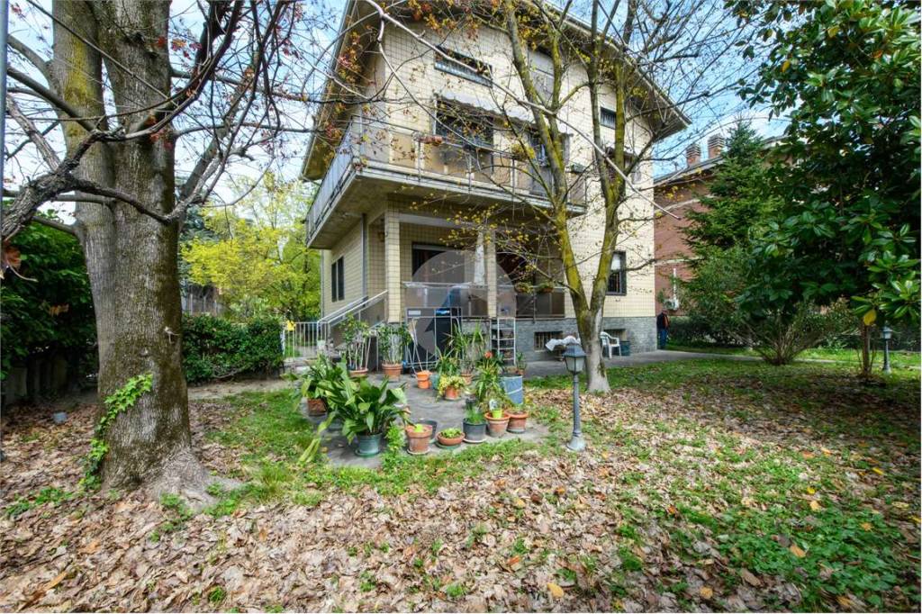 Villa in vendita a Reggio nell'Emilia via Fabio Filzi, 37