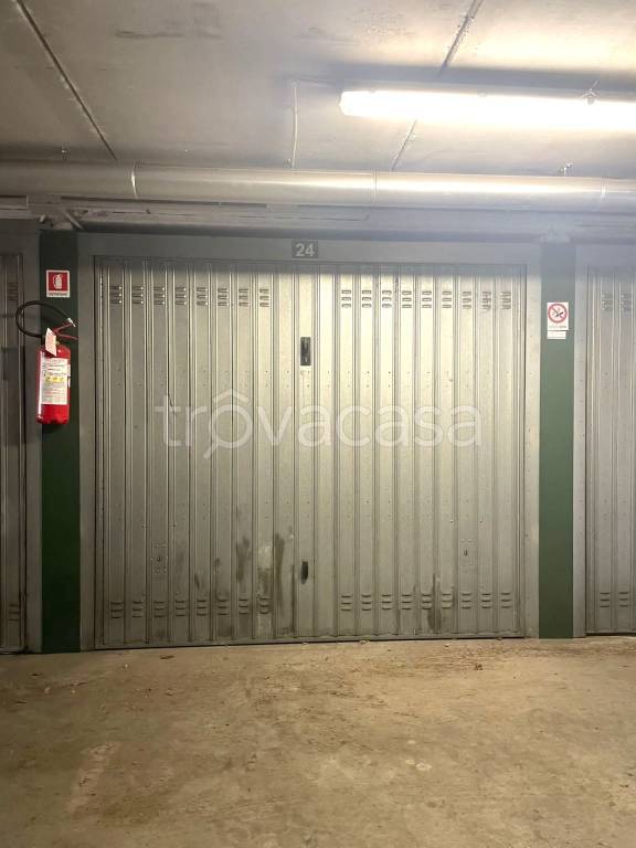 Garage in vendita a Rozzano viale Lazio, 43