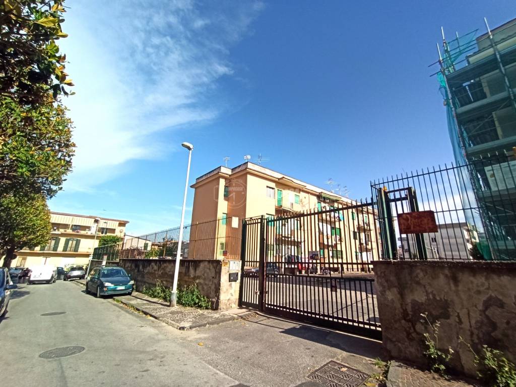 Appartamento in vendita a Giugliano in Campania via V. Alfieri