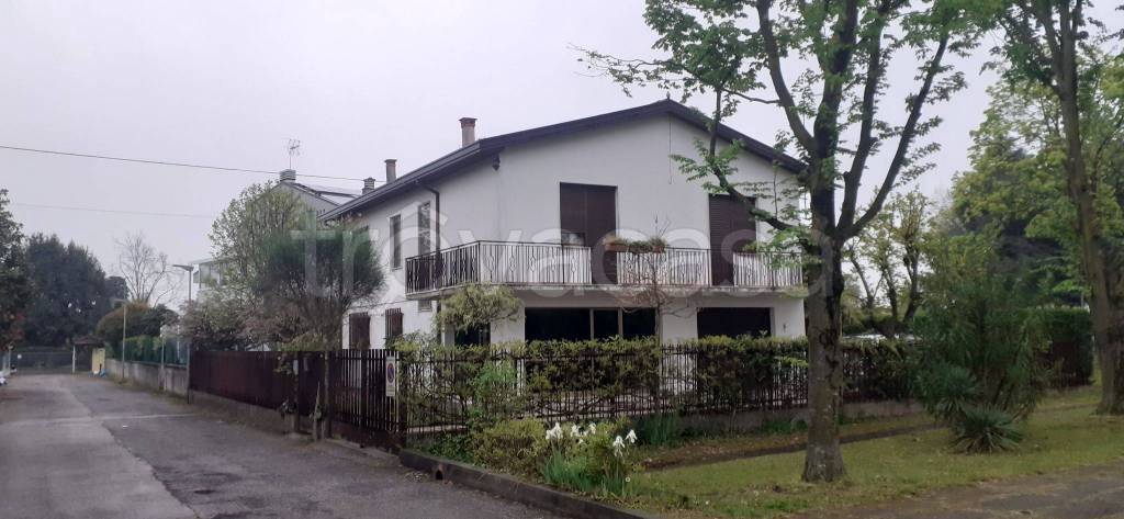 Villa in in vendita da privato a Piove di Sacco via Andrea Costa, 1