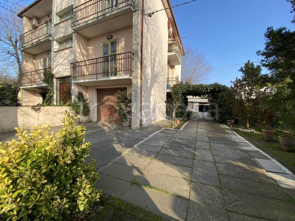 Villa Bifamiliare in vendita a Comacchio via Imperiali, 32