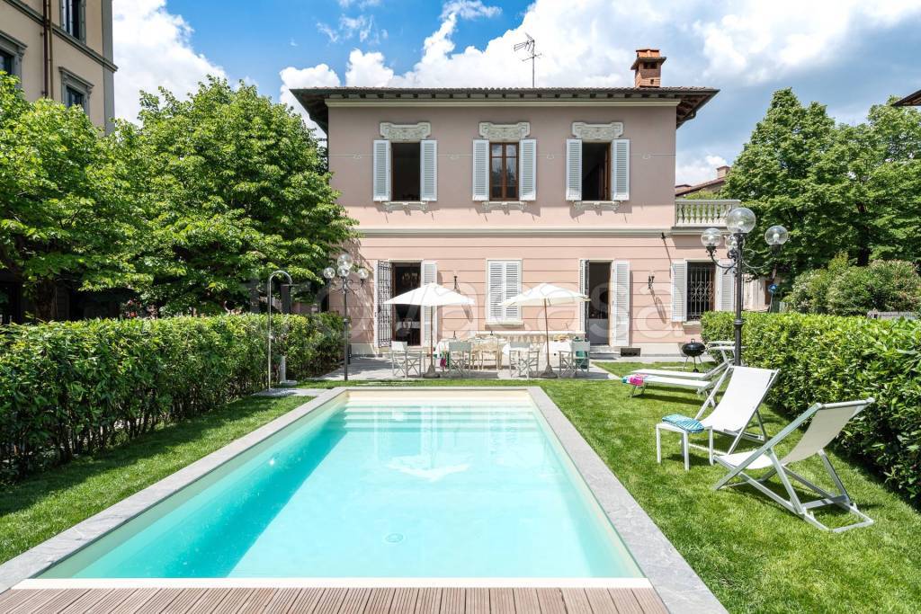 Villa in in vendita da privato a Montecatini-Terme viale 4 Novembre, 20