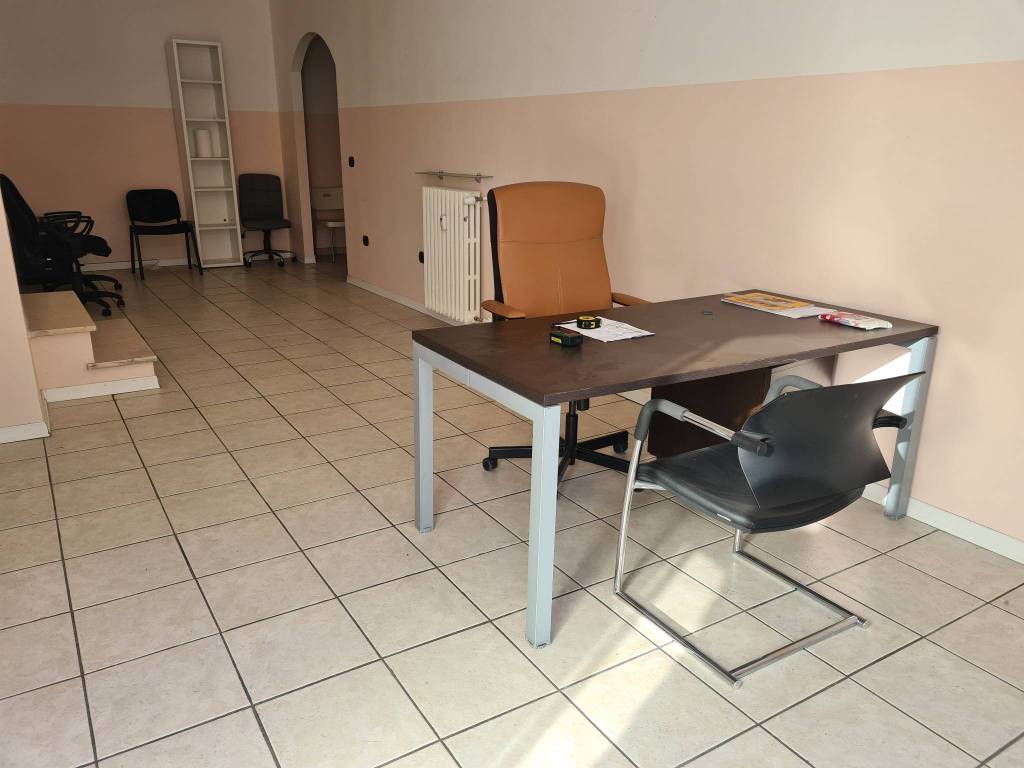 Ufficio in affitto a Parma via Sassari