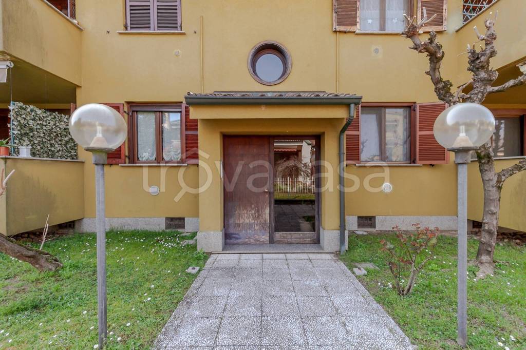 Appartamento in vendita a Cuggiono via Giacomo Leopardi, 17