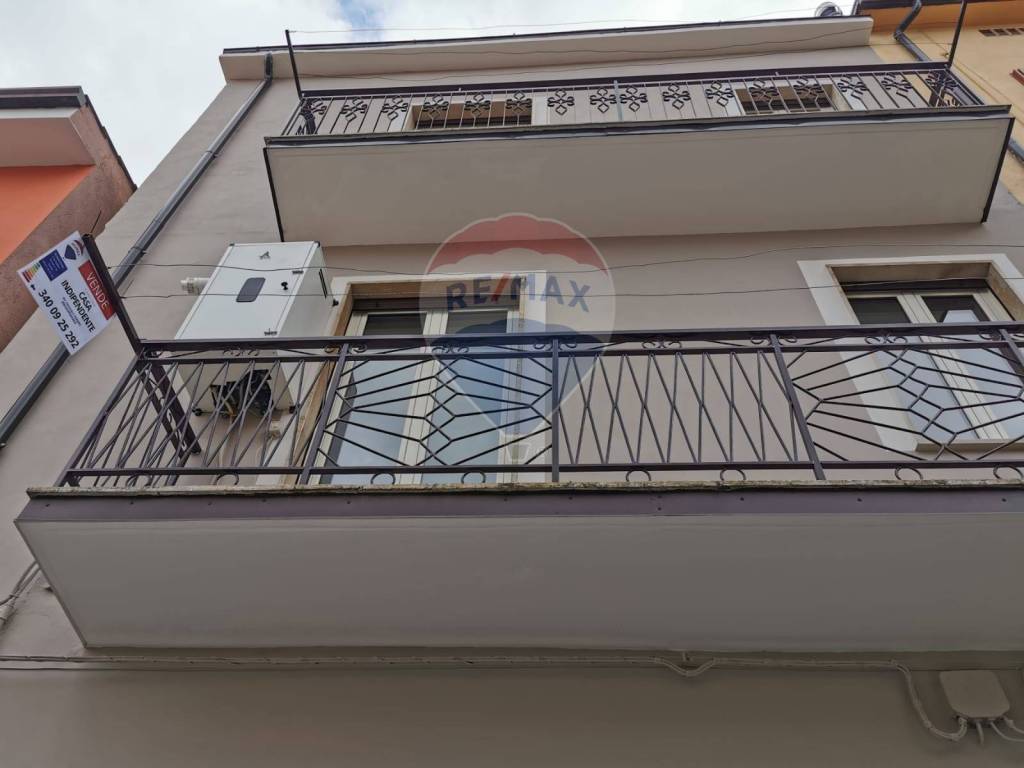 Casa Indipendente in vendita a Roggiano Gravina via calvario, 27