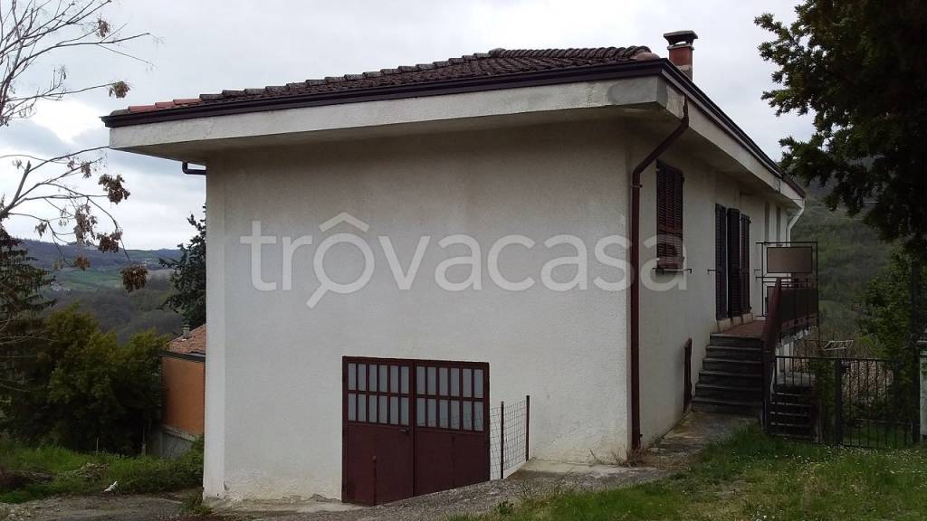 Casa Indipendente in vendita ad Alta Val Tidone località Poggio Moresco, 12