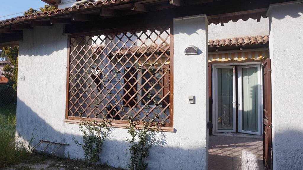 Villa a Schiera in vendita a Comacchio viale Canada, 66/1