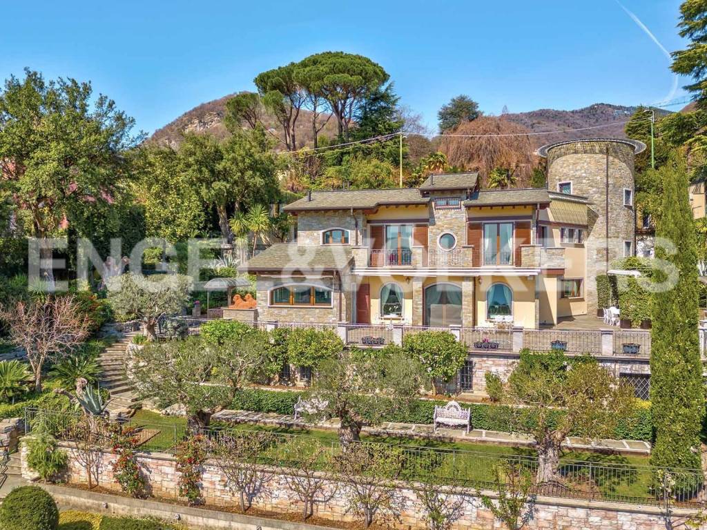 Villa Bifamiliare in vendita a Cernobbio via 25 Aprile