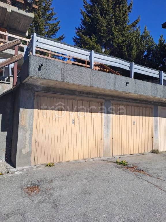 Garage in vendita a Torgnon frazione Pecou