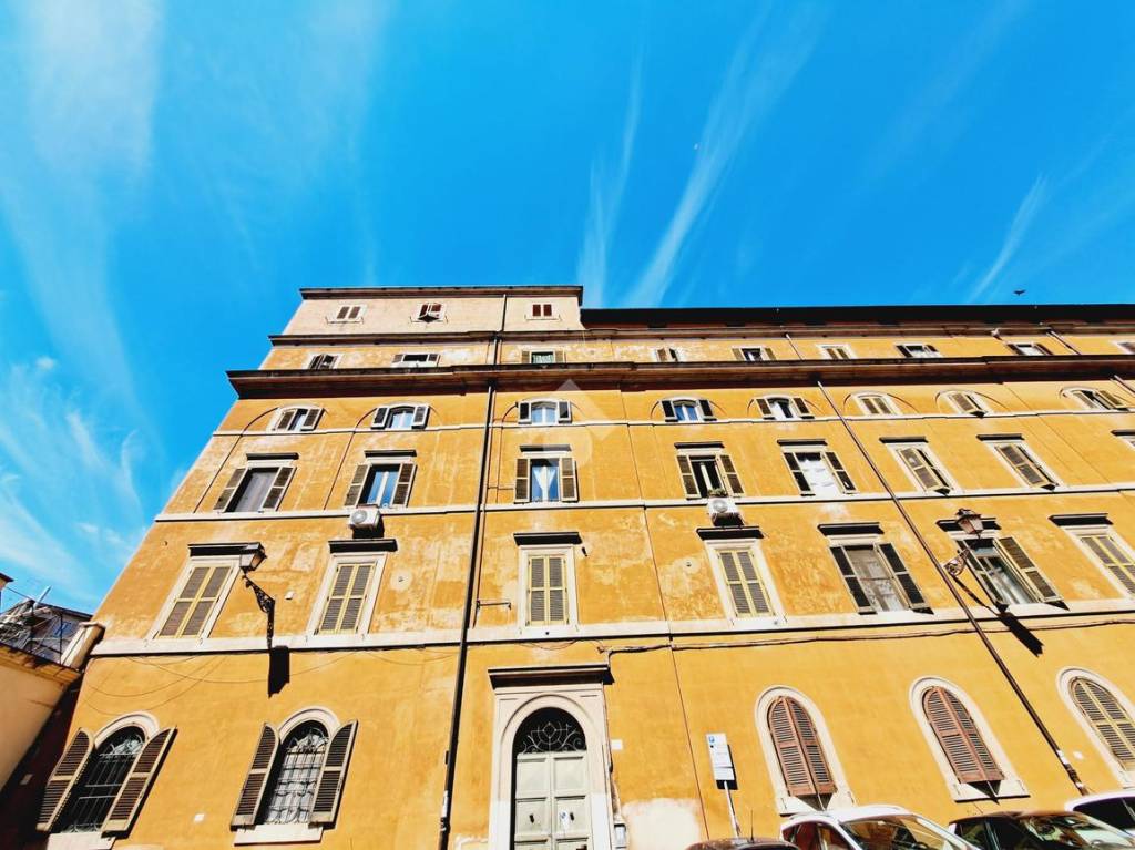 Appartamento in affitto a Roma via della Luce