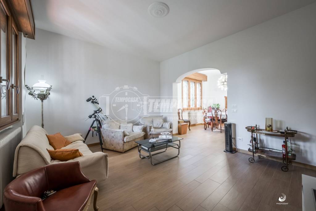 Villa Bifamiliare in vendita a Trezzano sul Naviglio via Enrico Caruso 35