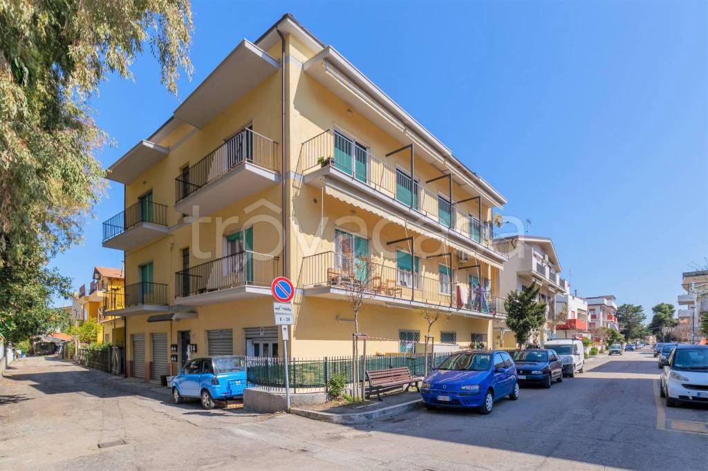 Appartamento in vendita a Silvi via Spezzaferro, 3