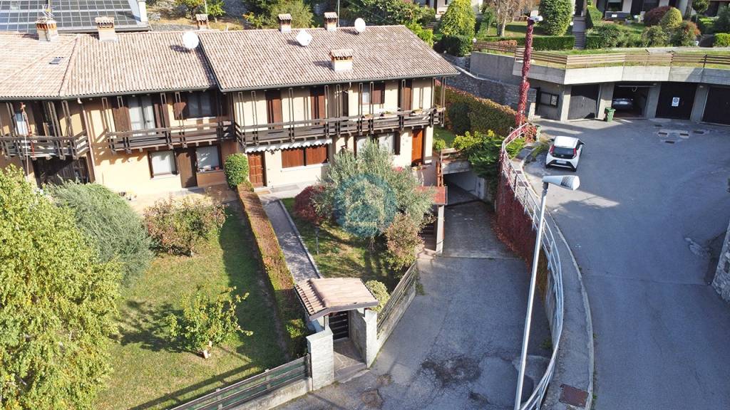 Villa in vendita a Esine via Valar