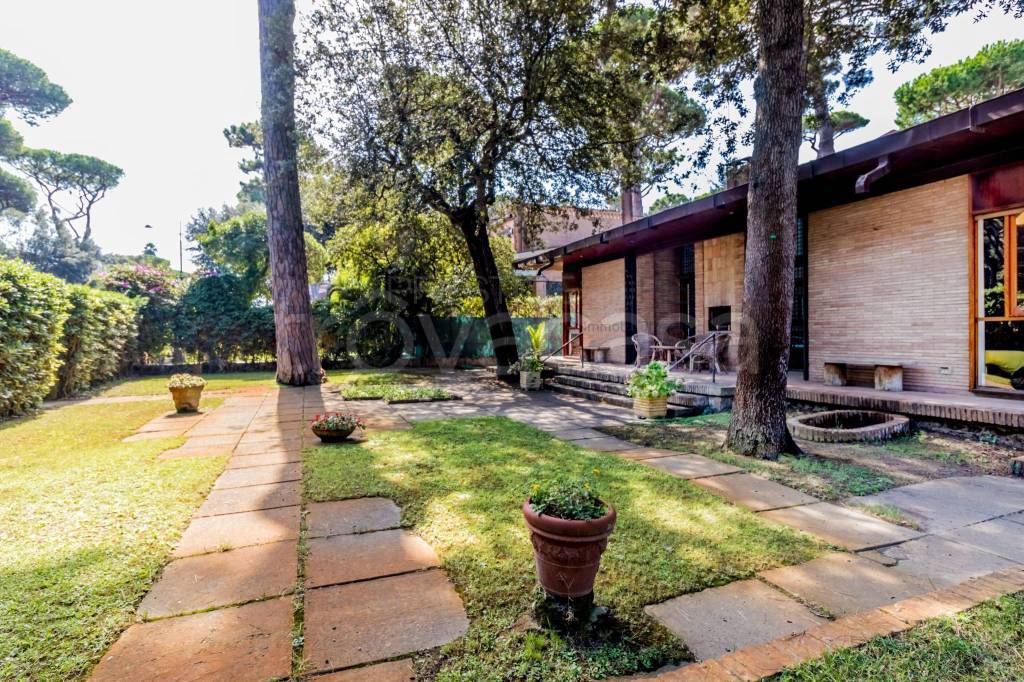 Villa in vendita a Fiumicino viale Castellammare, 24