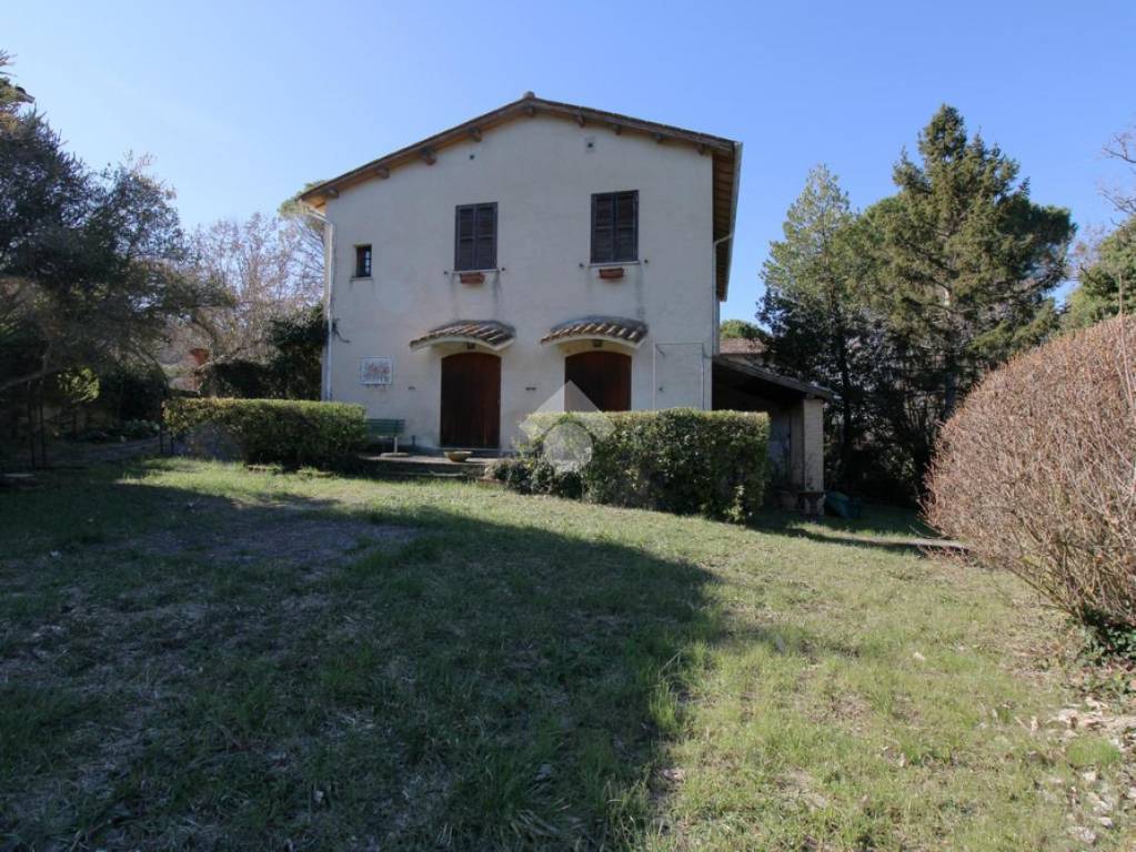 Casa Indipendente in vendita a Poggio Mirteto via valle del lago, 1