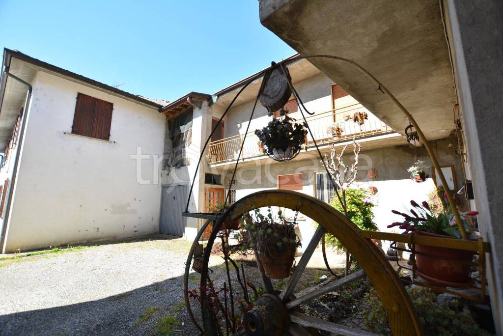 Casa Indipendente in vendita a San Colombano al Lambro via Dalcerri Tosi, 72