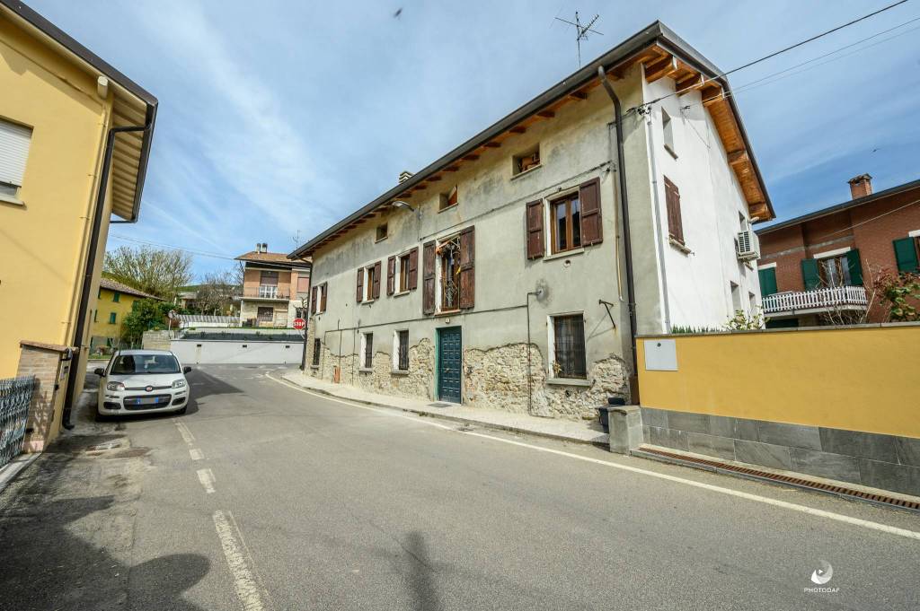 Casa Indipendente in vendita a Quattro Castella via Mario Freosi, 14
