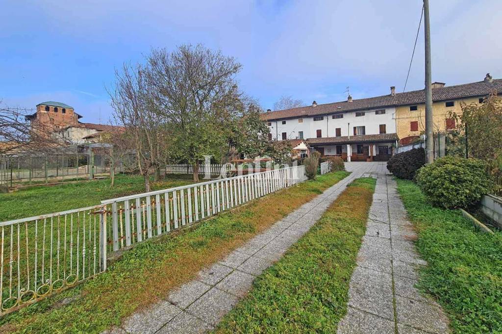 Villa in vendita a Motta de' Conti via Guglielmo Marconi, 45