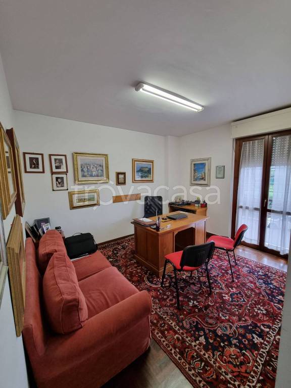 Ufficio in in affitto da privato a Roma via Antonino Pagliaro, 58