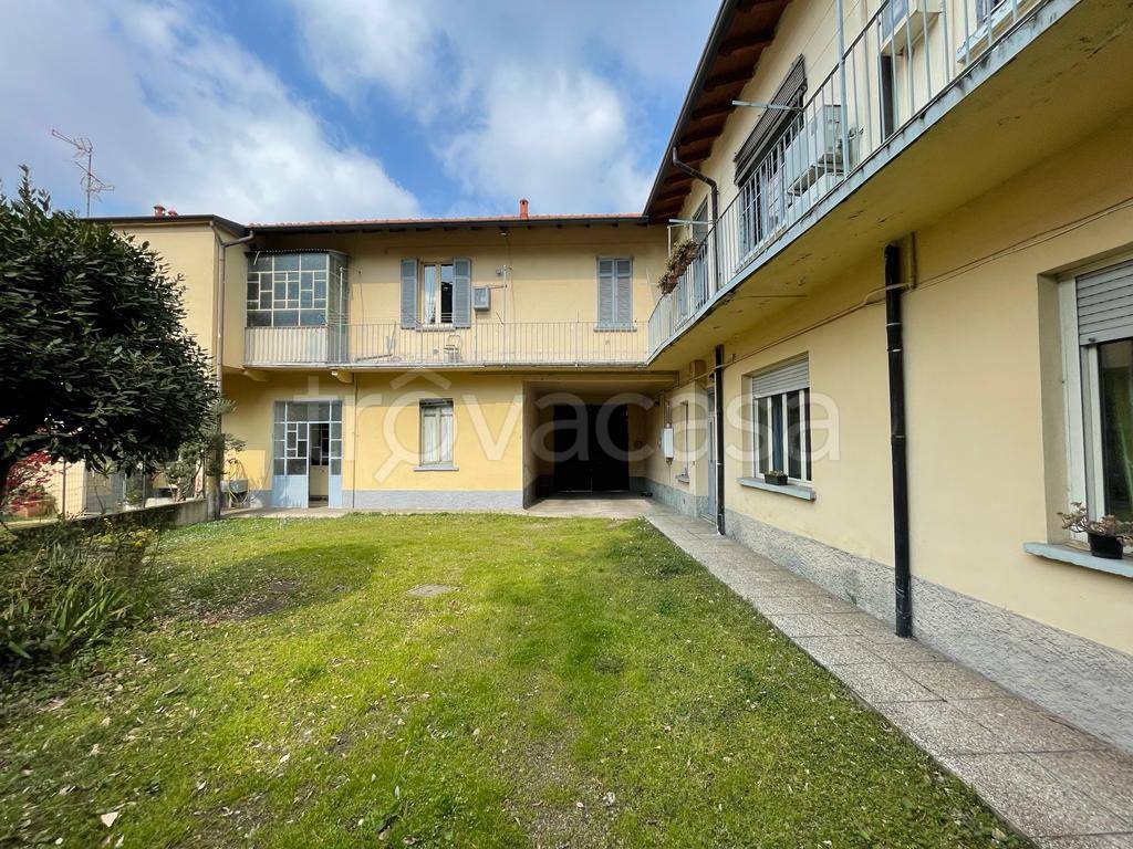 Casa Indipendente in vendita a Legnano via Flora, 87