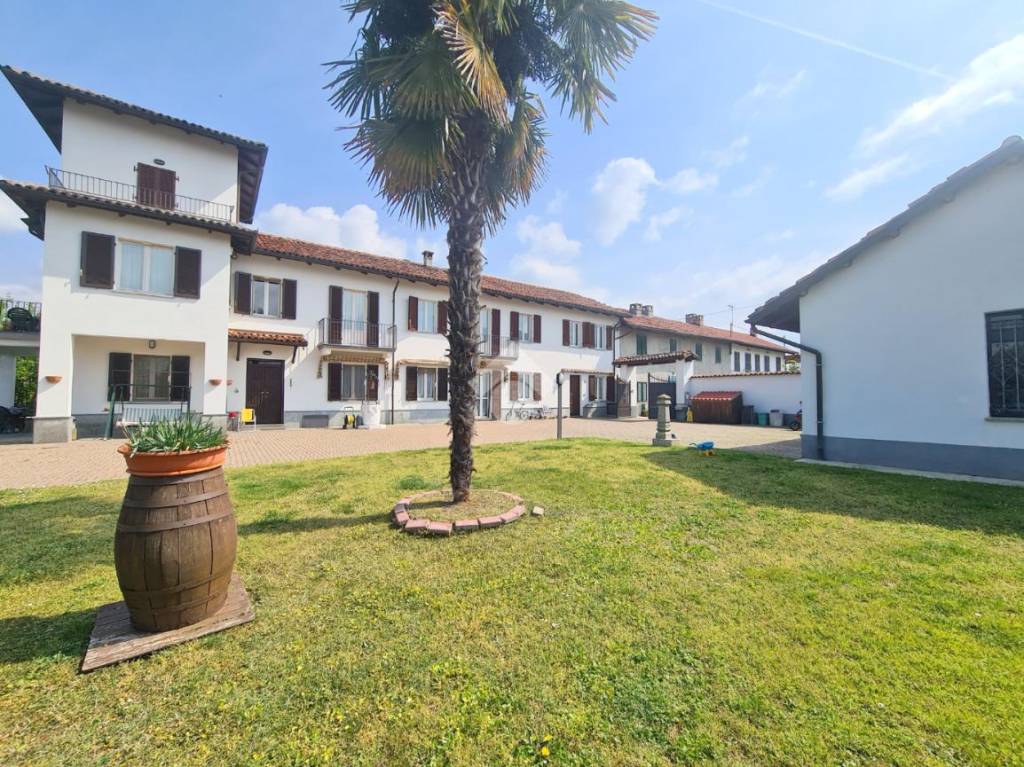 Villa Bifamiliare in vendita ad Asti frazione Quarto Superiore, 44