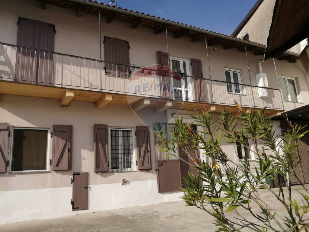 Villa Bifamiliare in vendita a Brozolo via Grisoglio