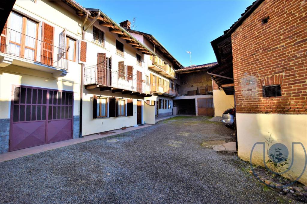 Casa Indipendente in vendita a Castelnuovo Don Bosco via Vittorio Emanuele