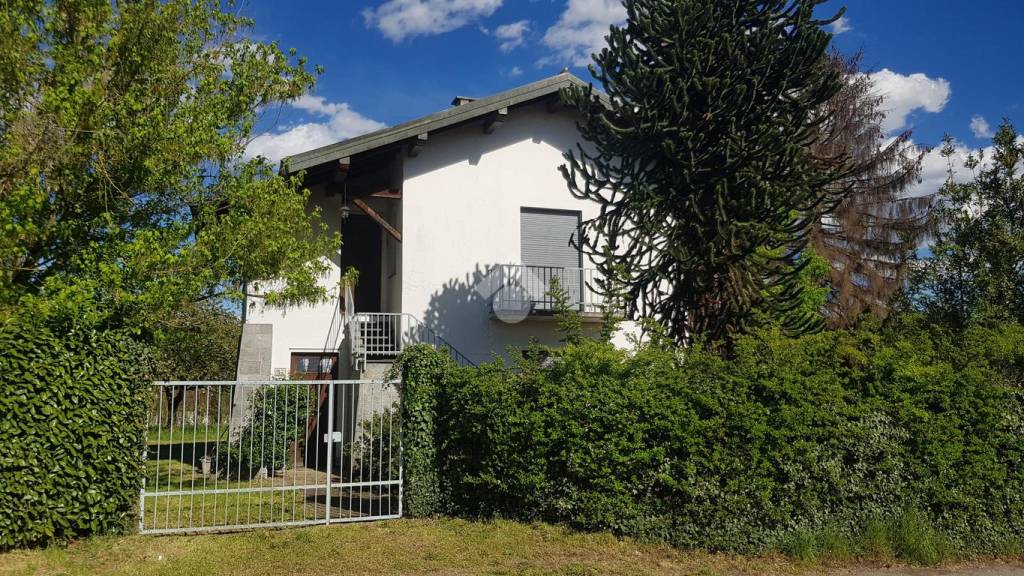 Villa in vendita a Castelletto sopra Ticino via veronese, 47
