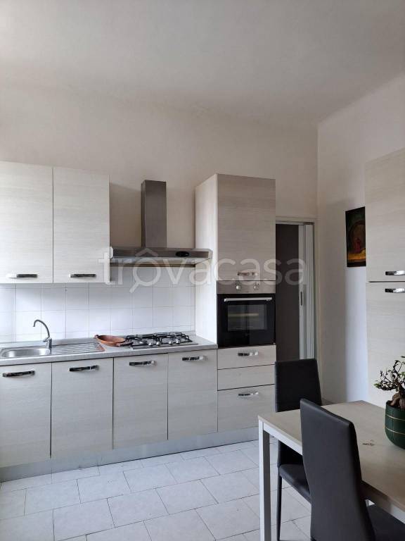 Appartamento in affitto a Milano via Pellegrino Rossi, 49
