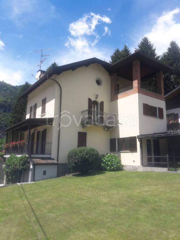 Casa Indipendente in in vendita da privato a Varzo via Sempione, 48